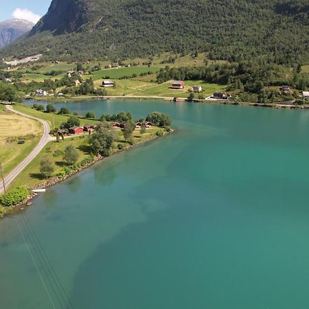 Loken Camping - Trivelig Og Idyllisk Ved Vannet Hotell Olden Exteriör bild