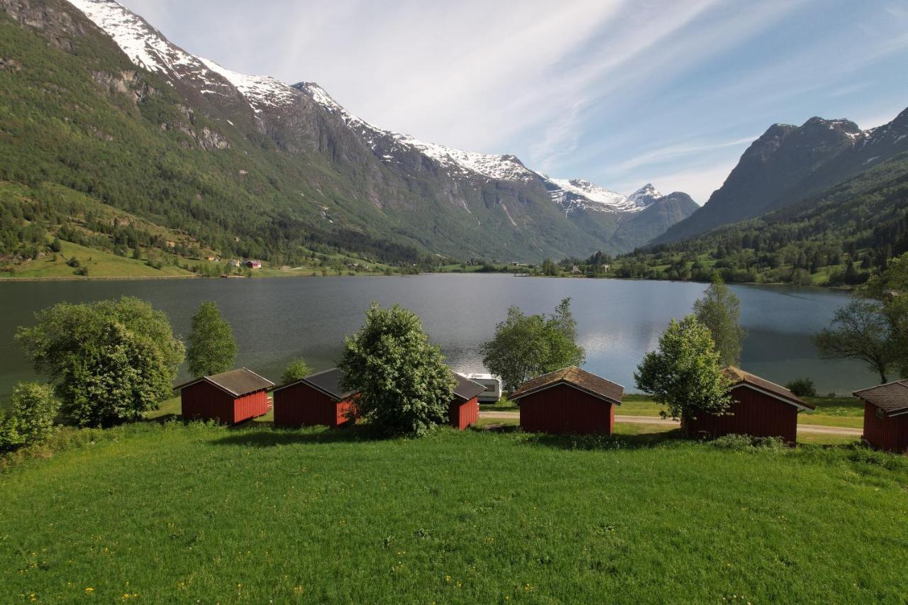 Loken Camping - Trivelig Og Idyllisk Ved Vannet Hotell Olden Exteriör bild