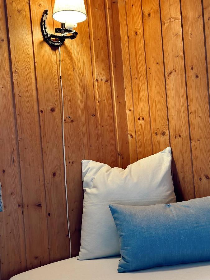 Loken Camping - Trivelig Og Idyllisk Ved Vannet Hotell Olden Exteriör bild