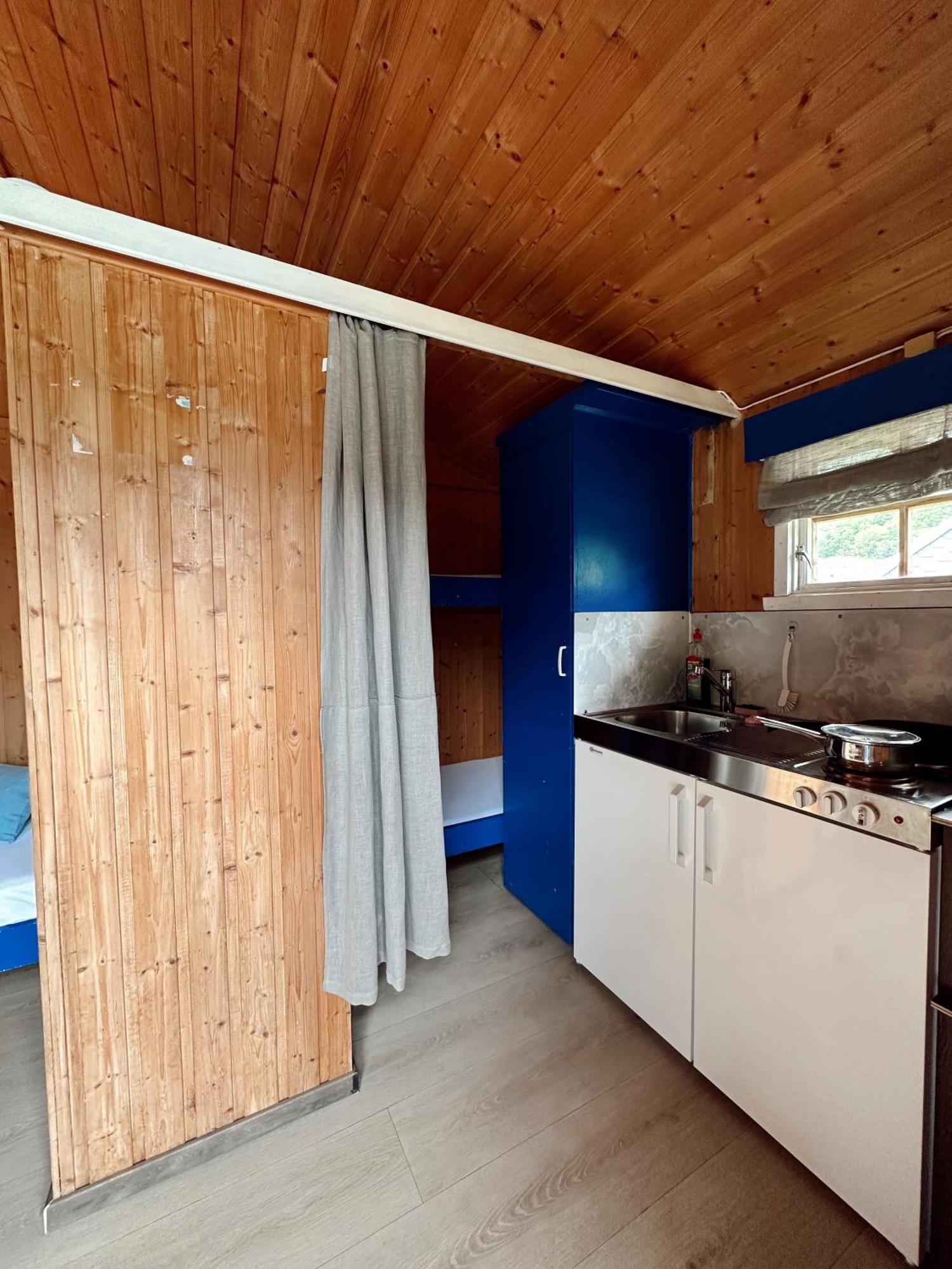 Loken Camping - Trivelig Og Idyllisk Ved Vannet Hotell Olden Exteriör bild